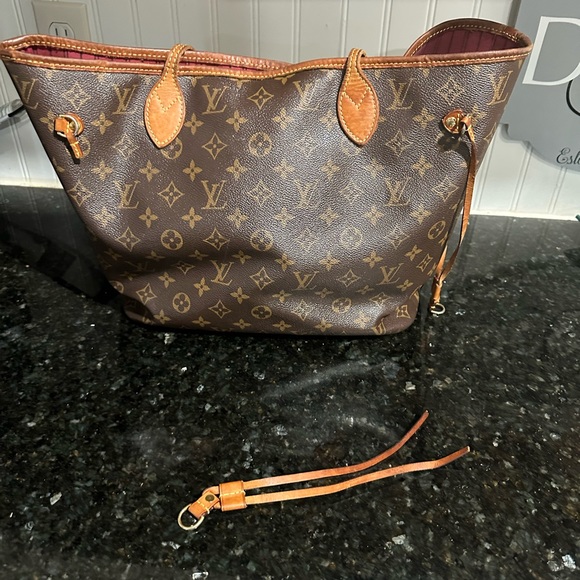 Authentic Louis Vuitton Neverfull Mm - Picture 9 of 11